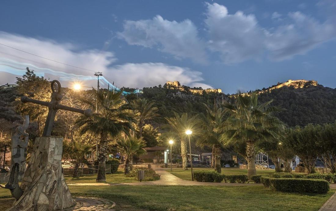 Beautiful Sultan House At Cleopatra Beach 1 With Umbrellas, Balcony, Barbecue, Private 100Mbps Wifi, Smart Tv, Table Games, Vip Trans-Fer - Beautiful Apartmenthouse Alanya Exterior foto